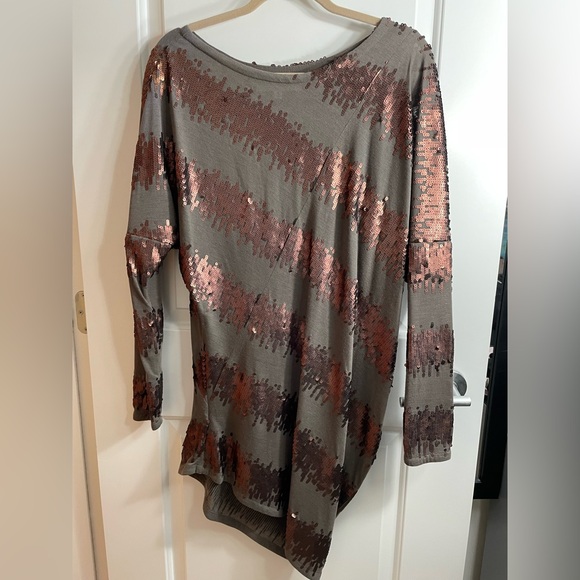 Size medium asymmetrical Badgley Mischka sequin dress - Picture 4 of 5